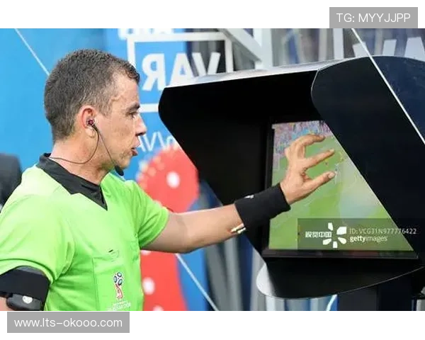 VAR技术争议促联赛裁判标准讨论