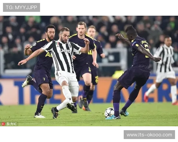 VAR回放判定越位，库尼亚进球无效引热刺抗议